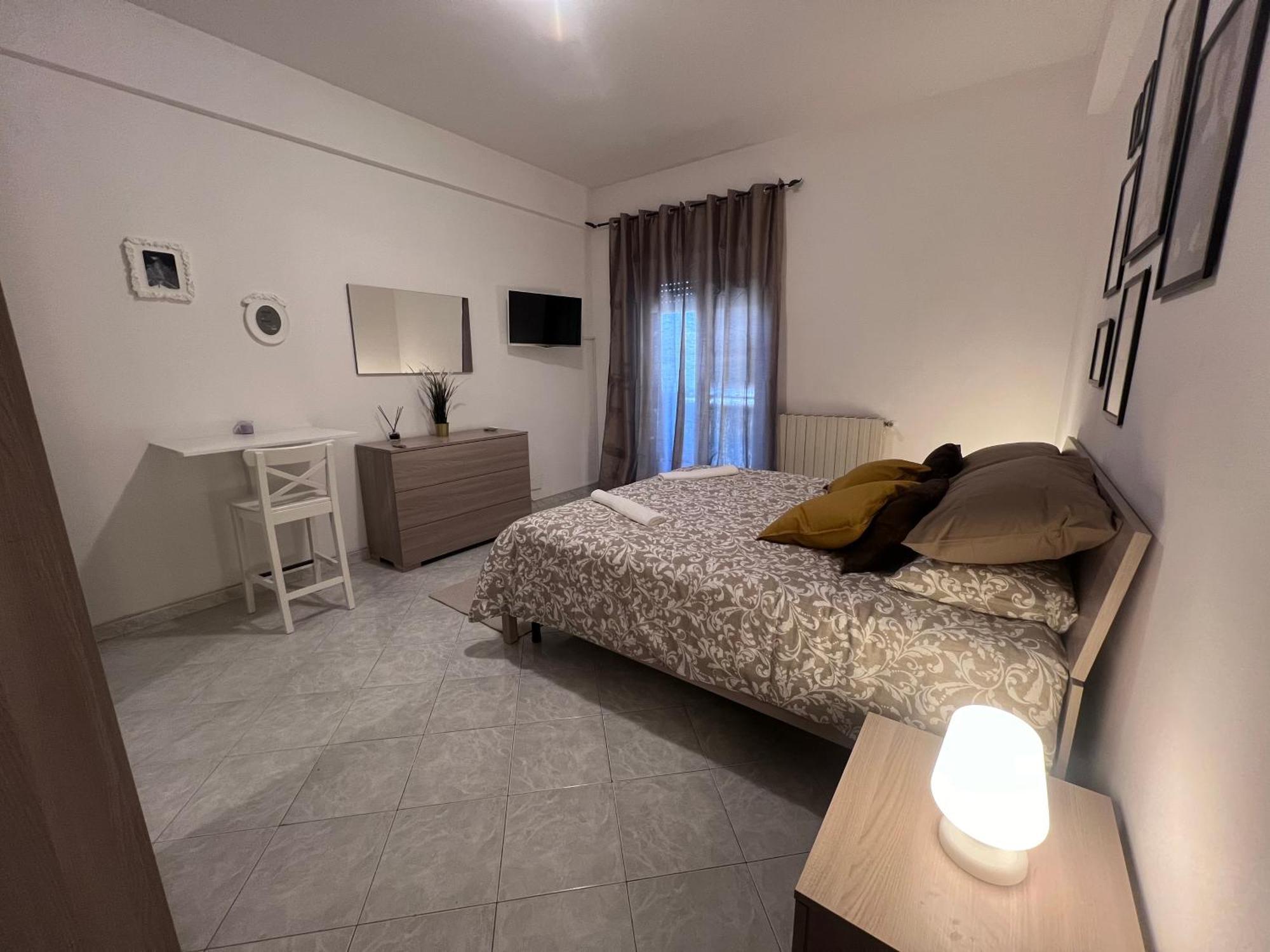 Romesuitetitti Buitenkant foto